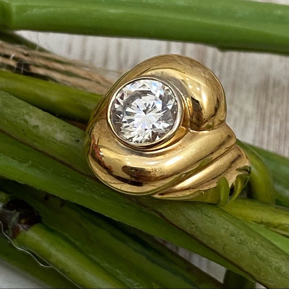 Unsigned Gold-tone Solitaire CZ Clear Bezel Ring Size 7